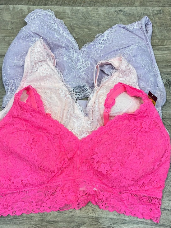 Other - Secret Treasures No Boundaries 3 Lace Wirefree Bras